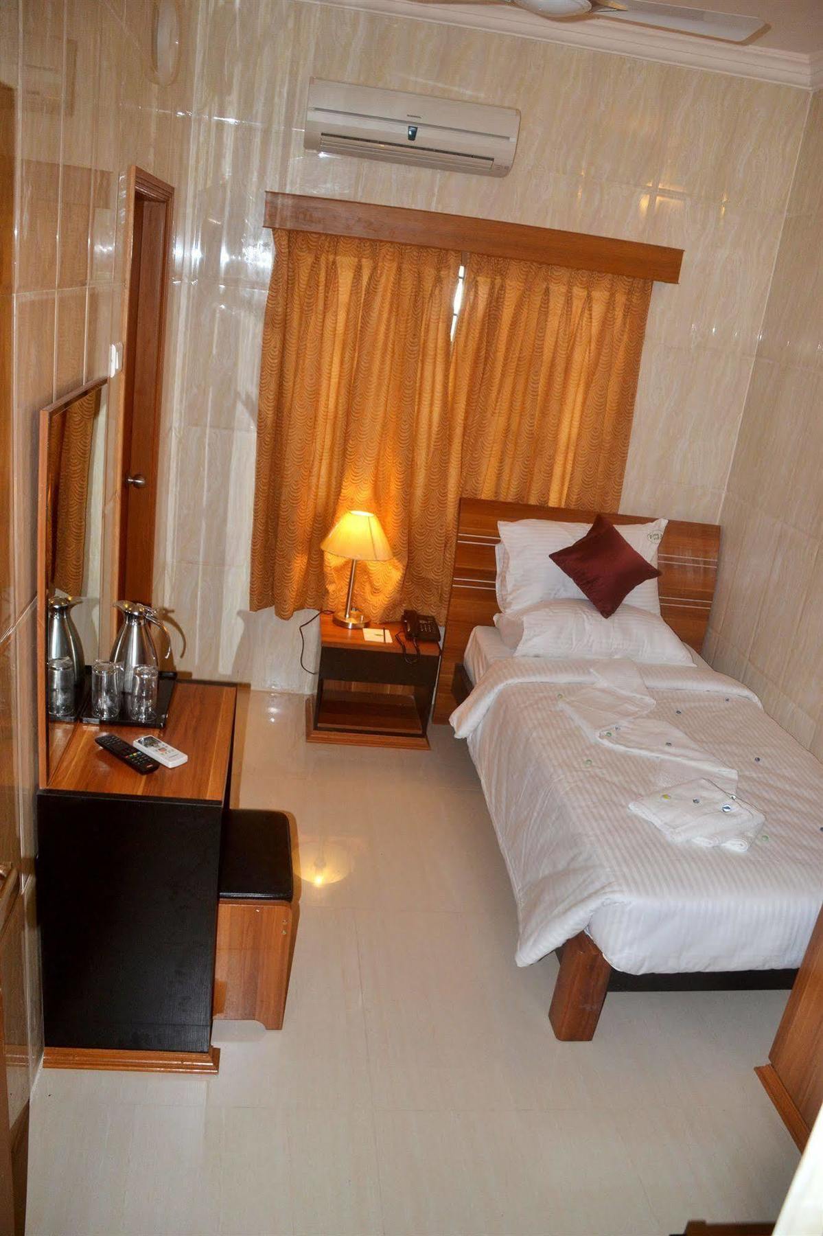 Peace Inn Chennai Ngoại thất bức ảnh