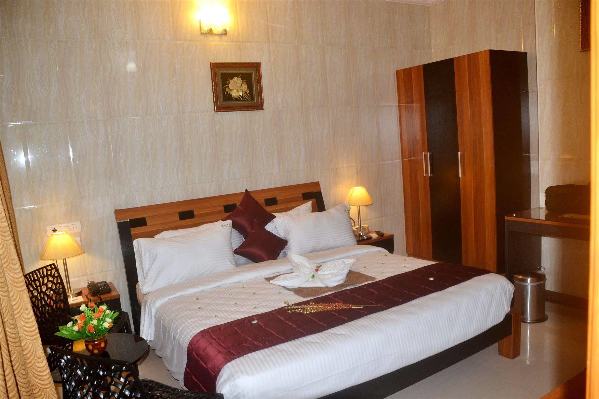 Peace Inn Chennai Ngoại thất bức ảnh
